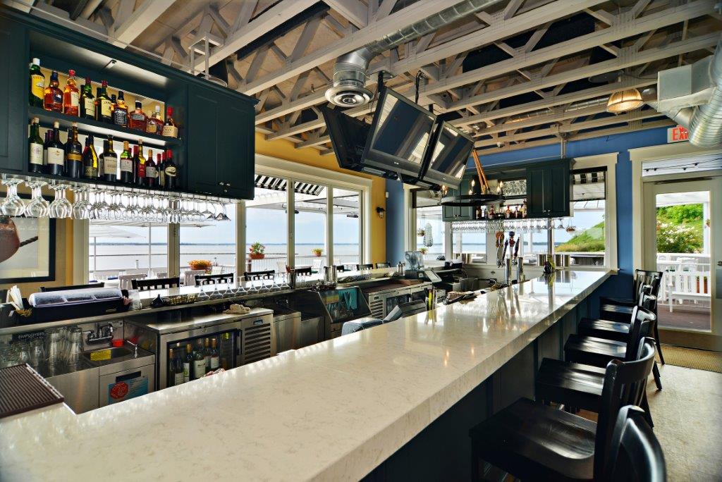 James Landing Grille Bar