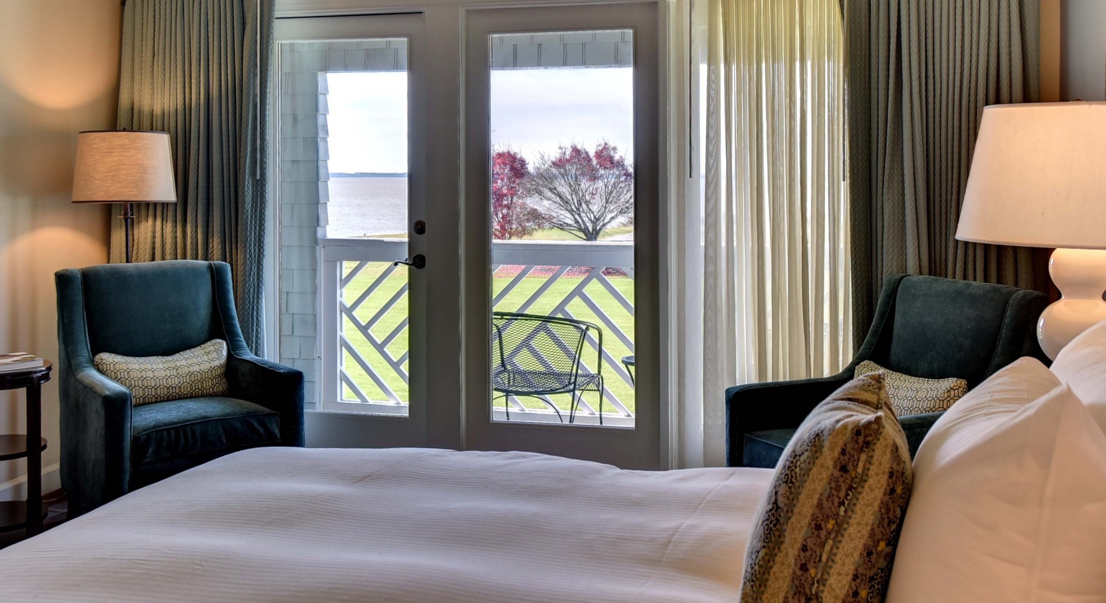 Guestroom with King Bed