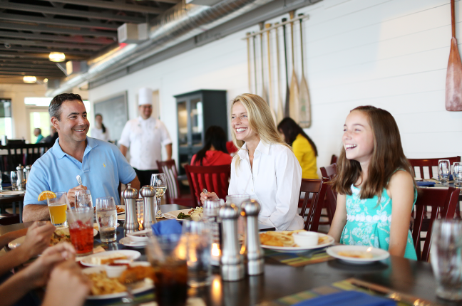 Family Dining at James Landing Grille