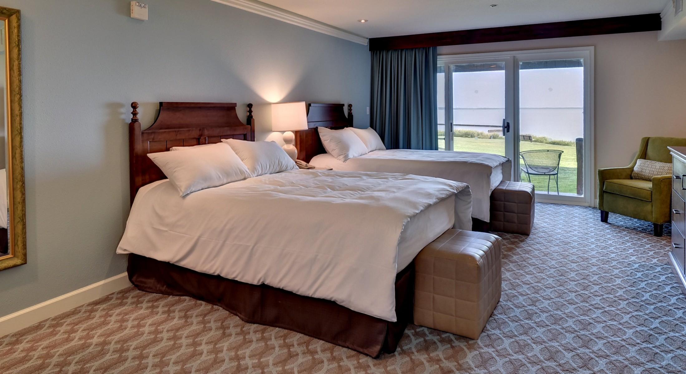 Guestroom with Two Double Beds